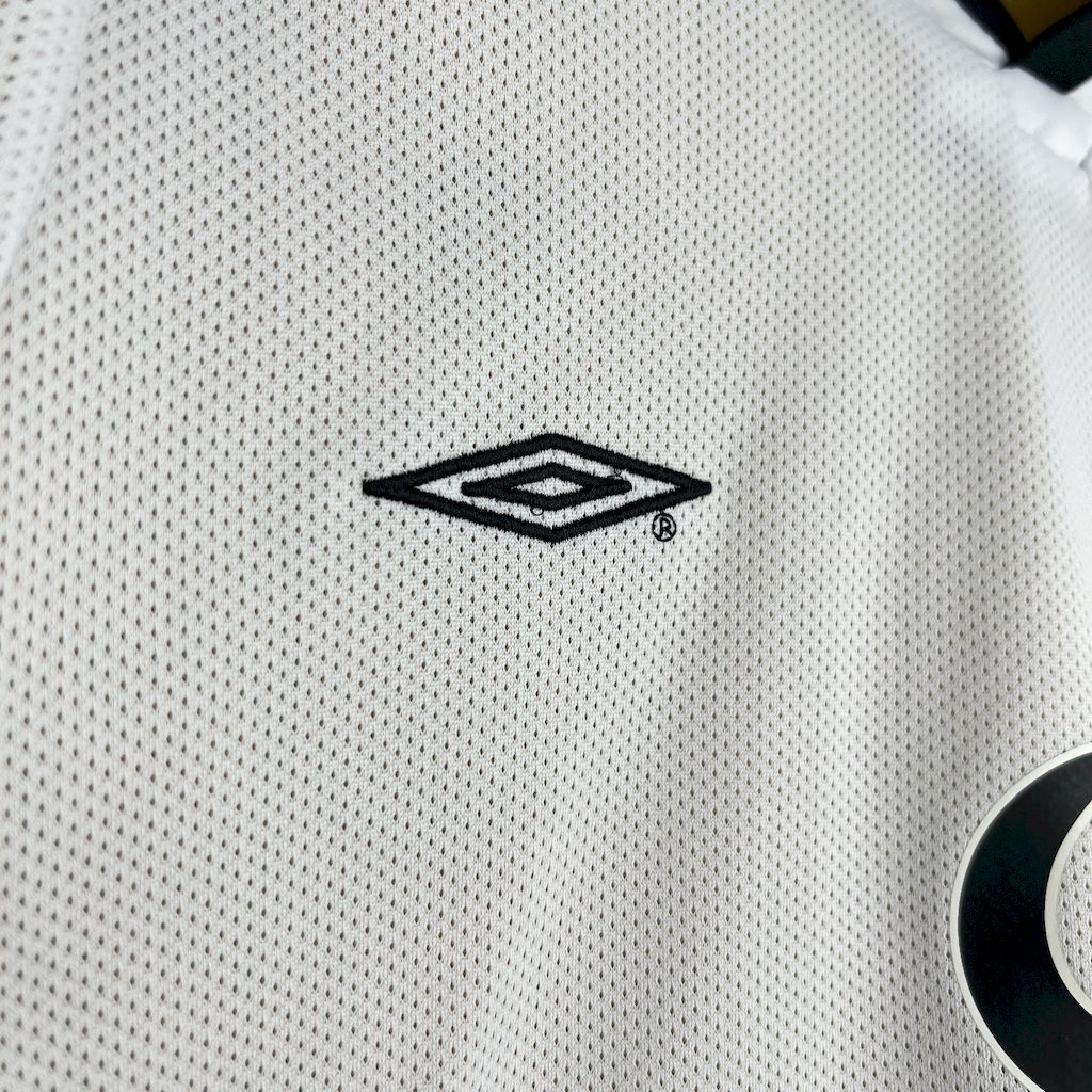 Wendetrikot Manchester United Retro 2001/02 zum 100. Jubiläum