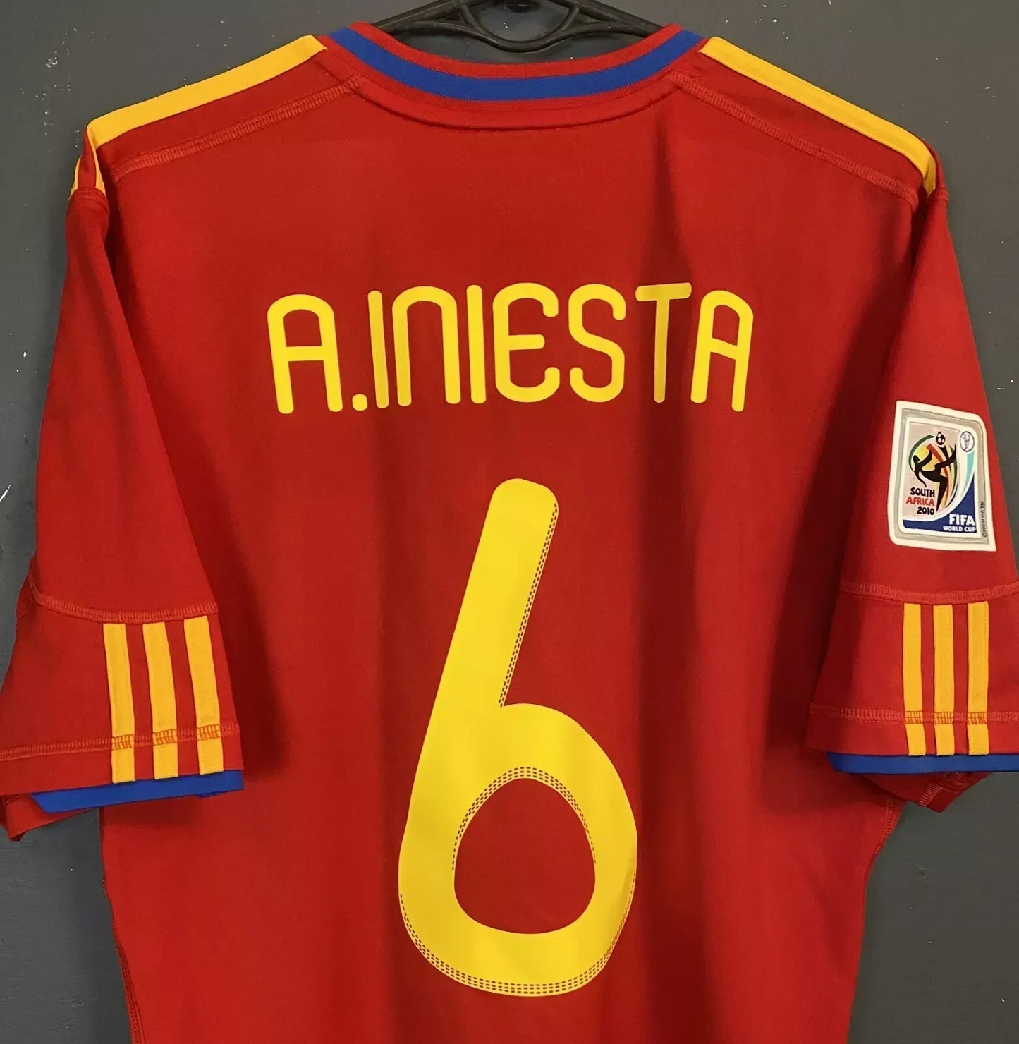 Trikot Iniesta Spanien 2010 Legende