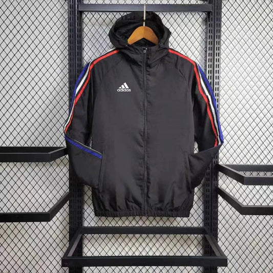 Adidas Windjacke 24/25 - Schwarz und Rot